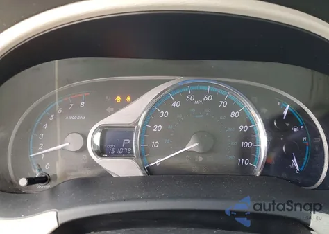 2011 Toyota Sienna z USA, uszkodzony, nr VIN 5TDDK3DC9BS009412